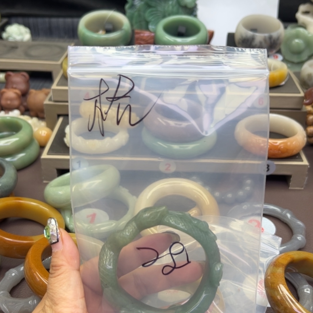 石英质玉手镯未镶嵌亲*格