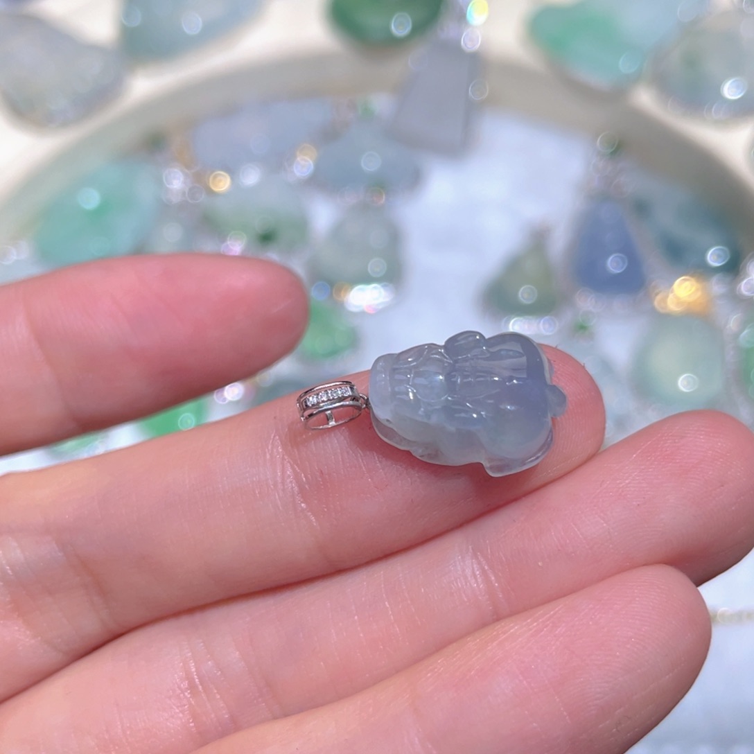 翡翠颈饰18K金镶嵌翡翠