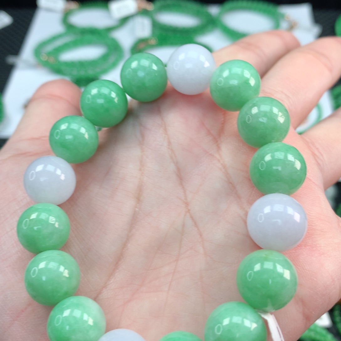 翡翠手链未镶嵌翡翠