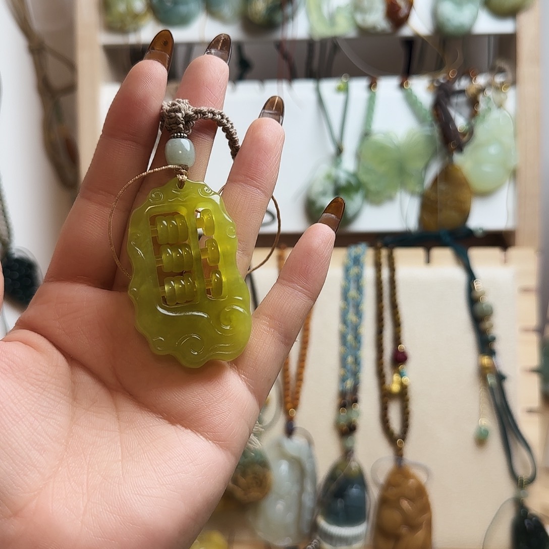 Y***o蛇纹石玉合金颈饰