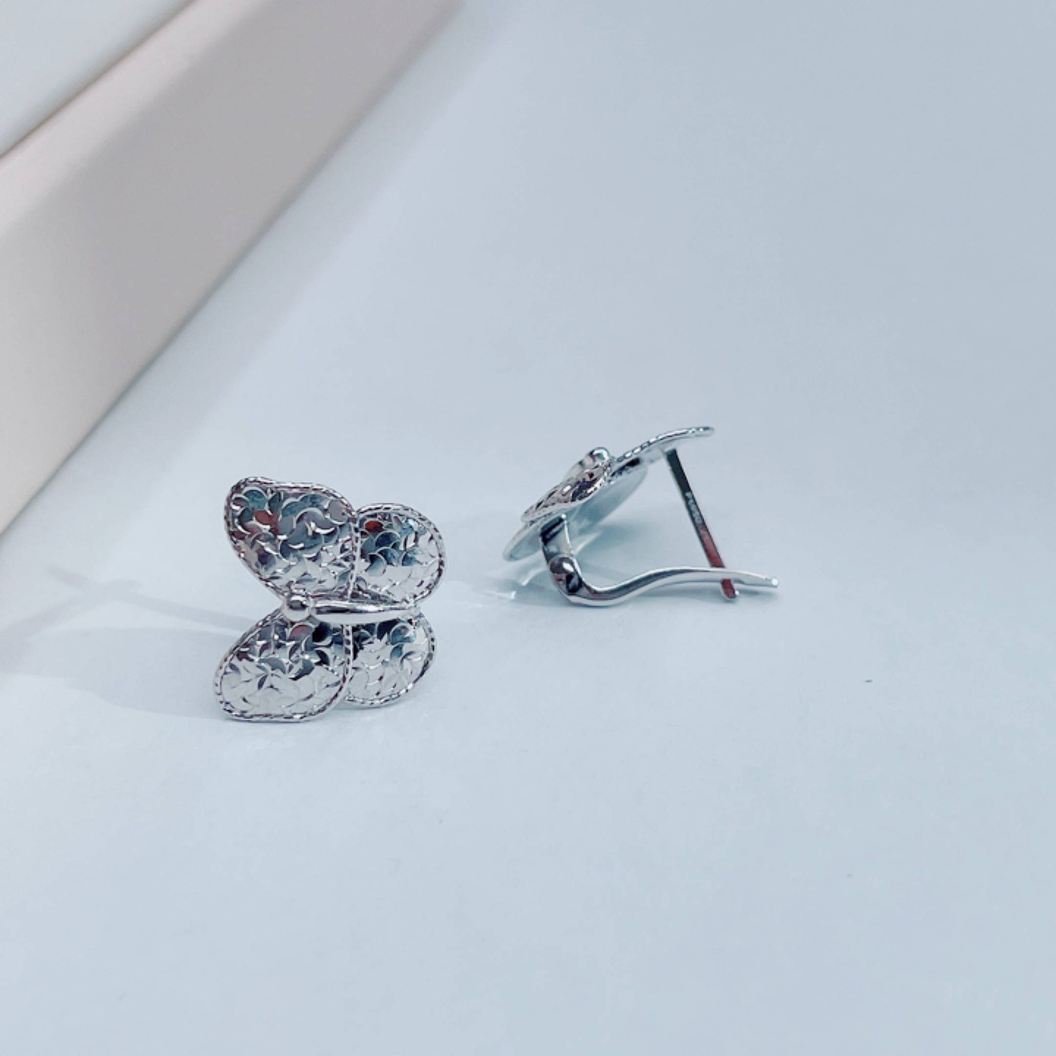 PT950铂金耳饰  时尚碎冰冰蝴蝶铂金耳扣