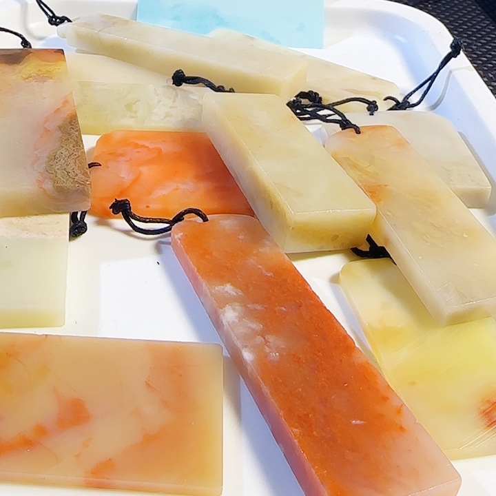 青田石印石老挝石牌子13个