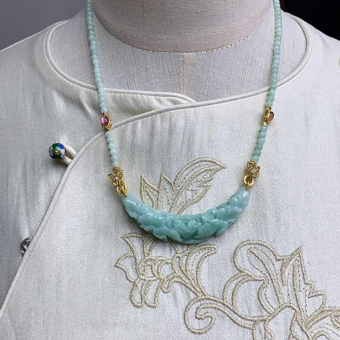 翡翠颈饰未镶嵌天然