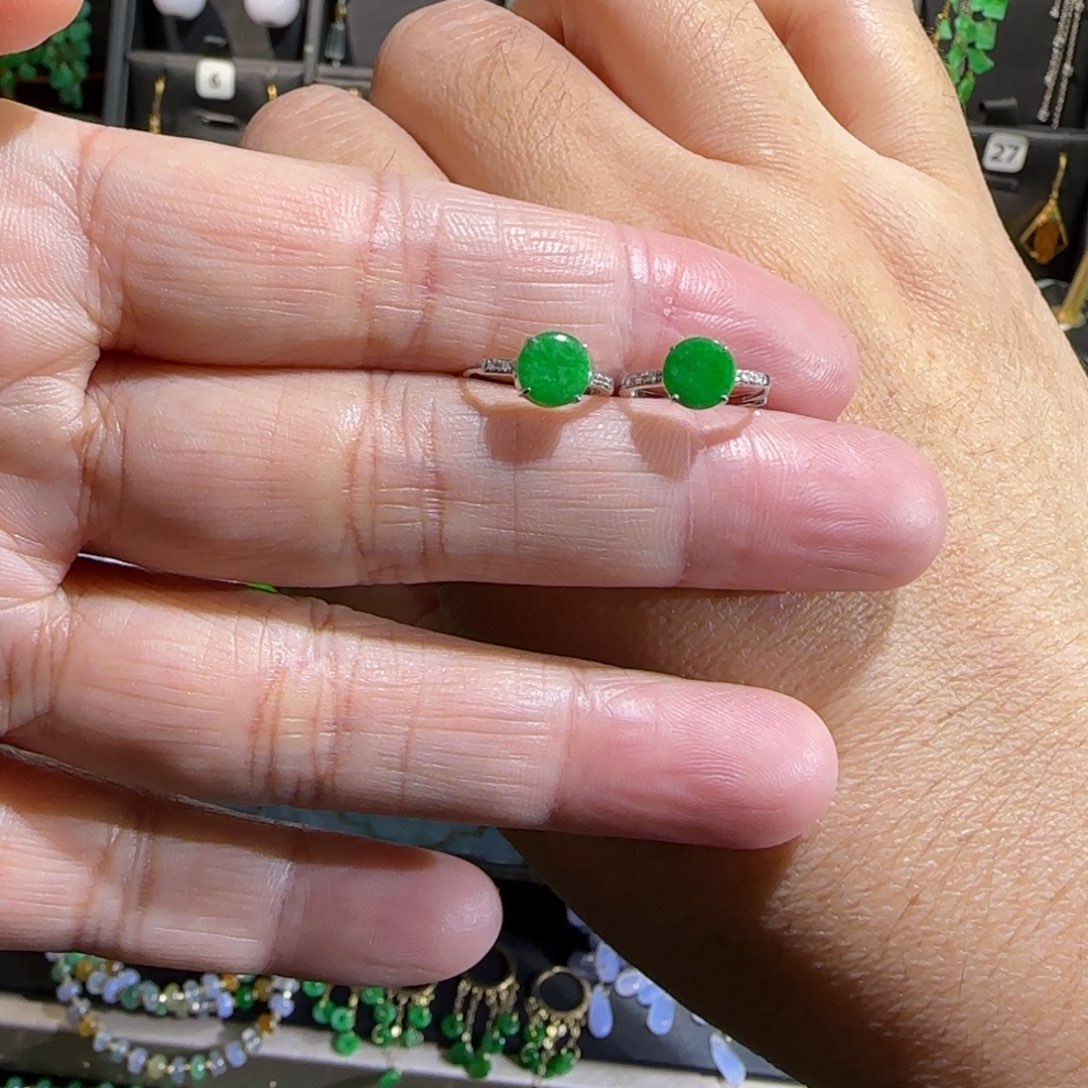 翡翠18K金镶嵌颈饰耳包