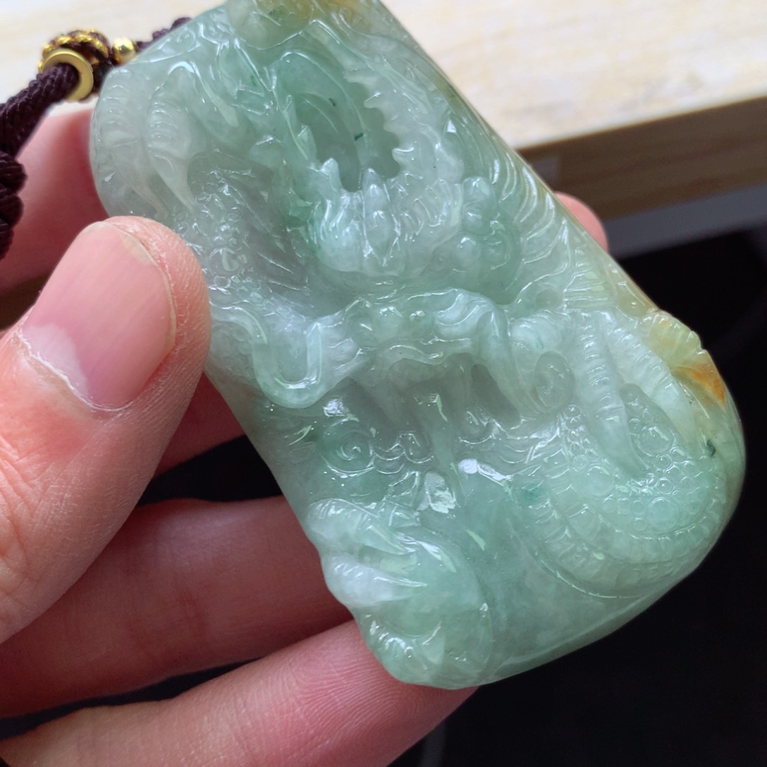 翡翠颈饰未镶嵌吊坠
