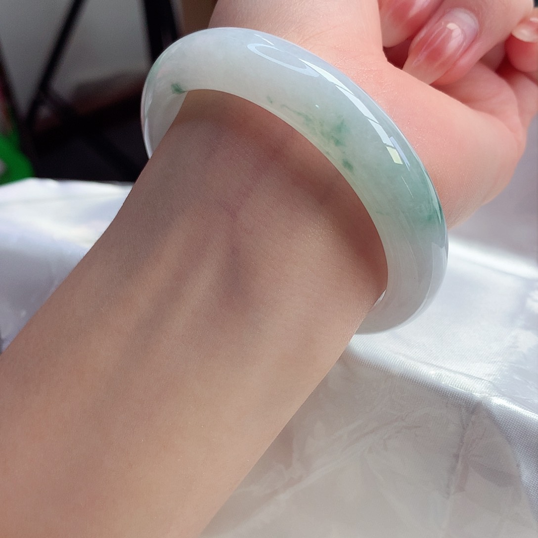 翡翠手镯未镶嵌天然A货翡翠55/56捡漏款