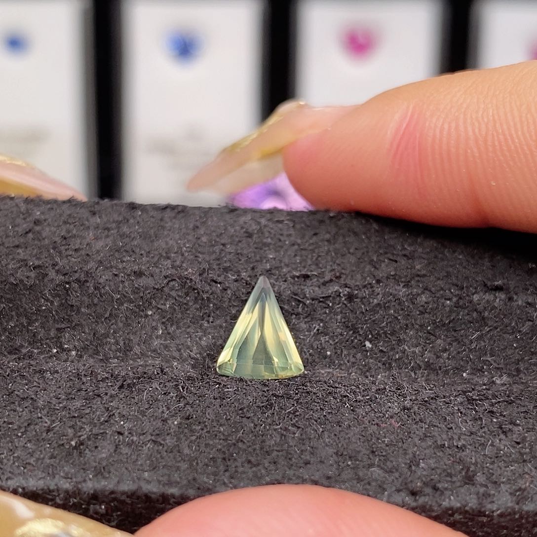 蓝宝石裸石未镶嵌1327号1.33ct