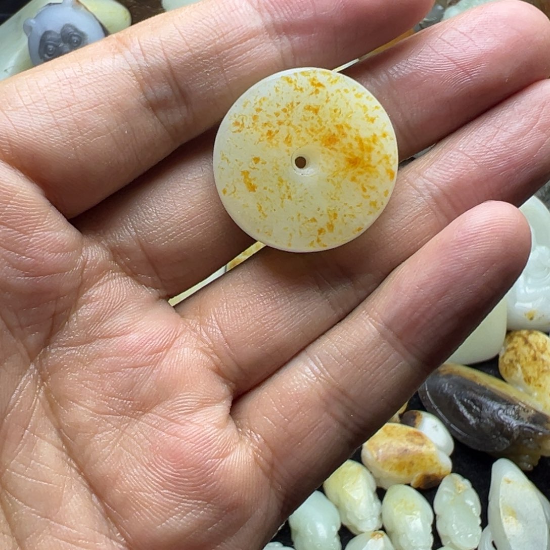 和田玉未镶嵌挂件