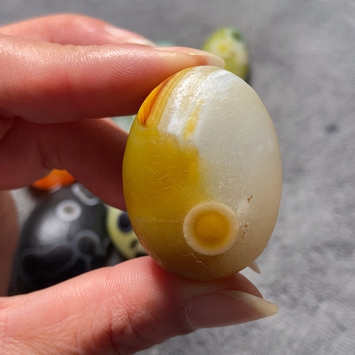 玛瑙/玉髓未镶嵌珠宝奇石