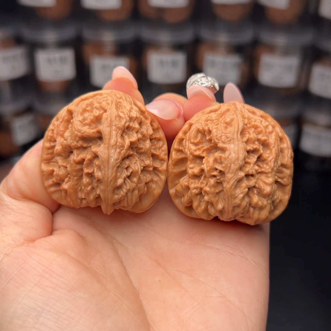 文玩核桃吊坠旭大粗筋