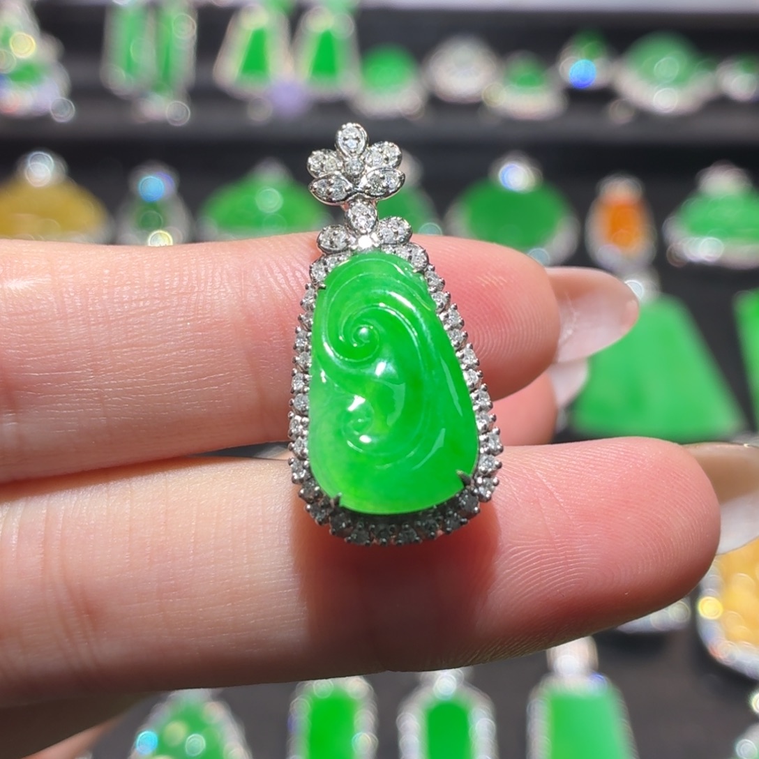 翡翠18K金镶嵌吊坠(不含链)85