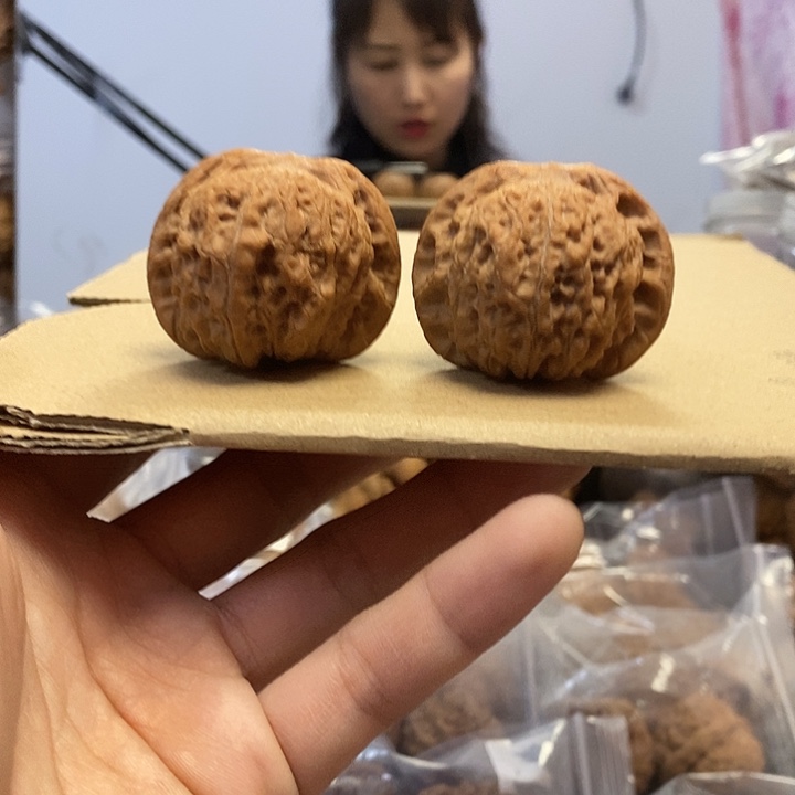 文玩核桃把件42血麒麟红皮