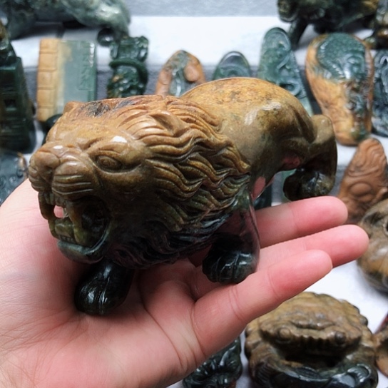 岫岩河磨玉（透闪石质玉）把件未镶嵌人**过