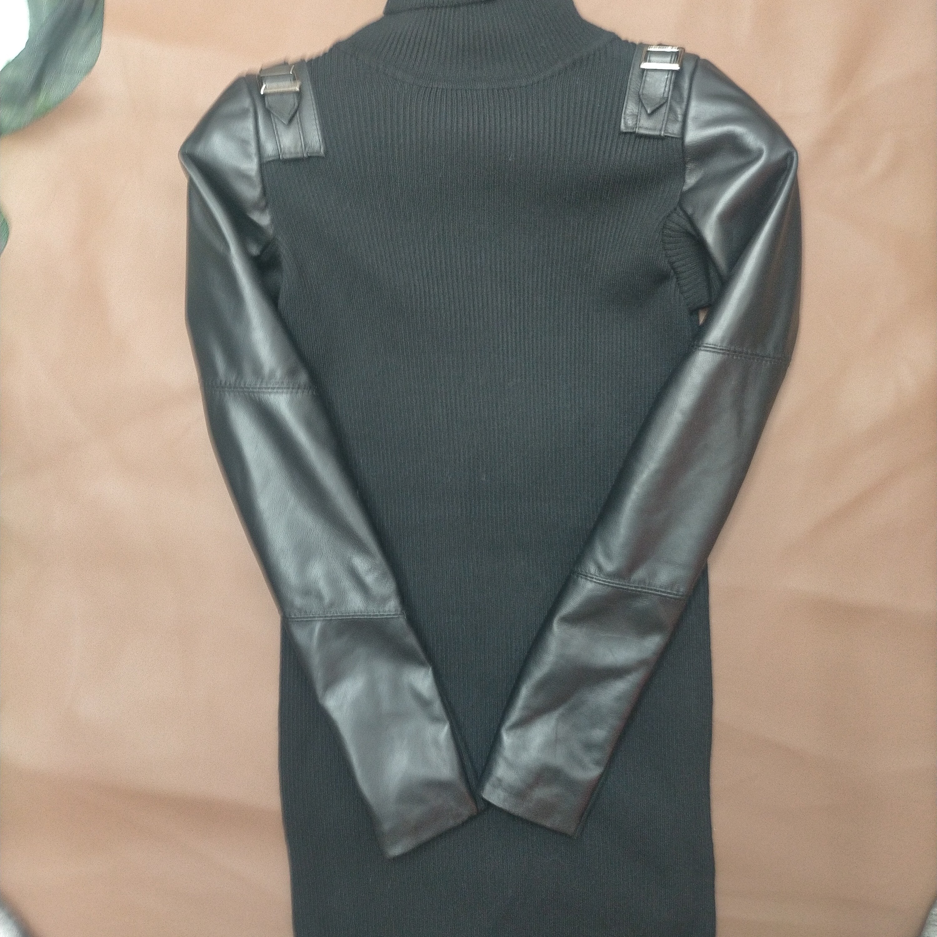 精品真皮皮裙，新款新货，精品女士打底衫修身