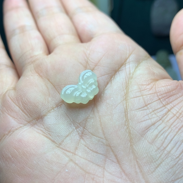 颈饰未镶嵌和田玉（糖玉）