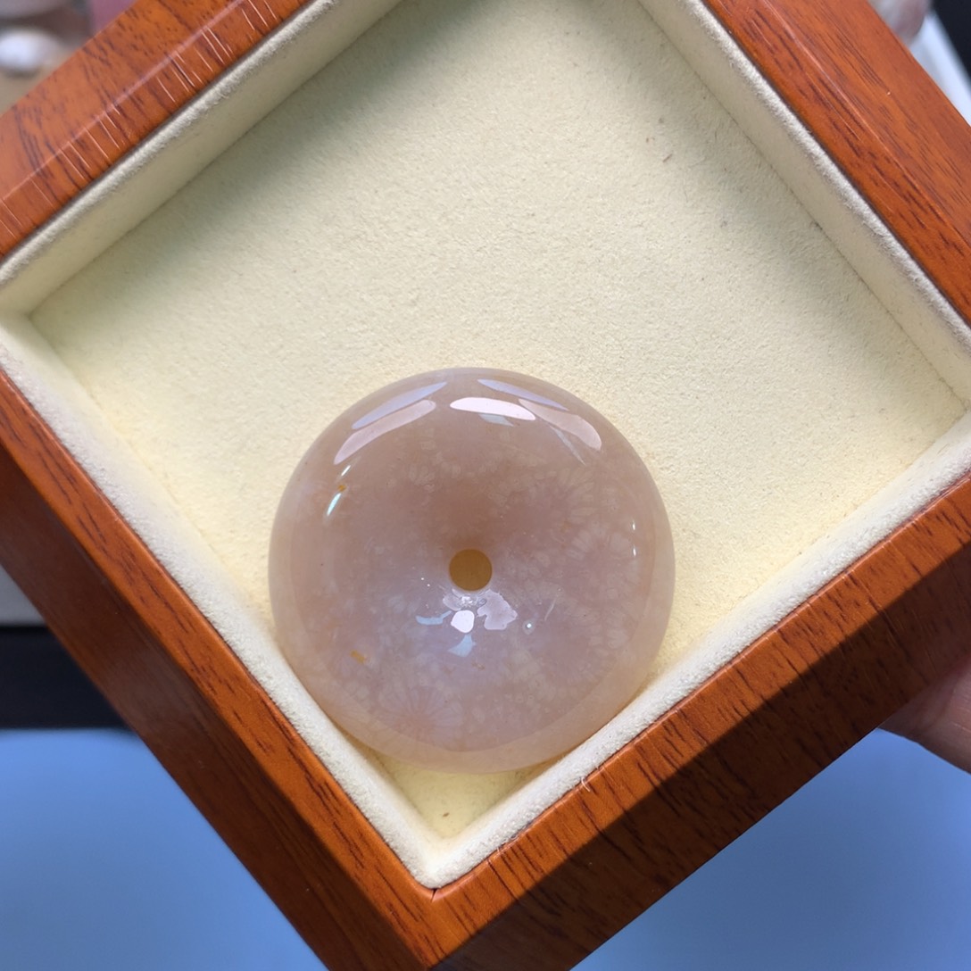 硅化珊瑚（珊瑚玉）颈饰未镶嵌冰大花平安扣44原500