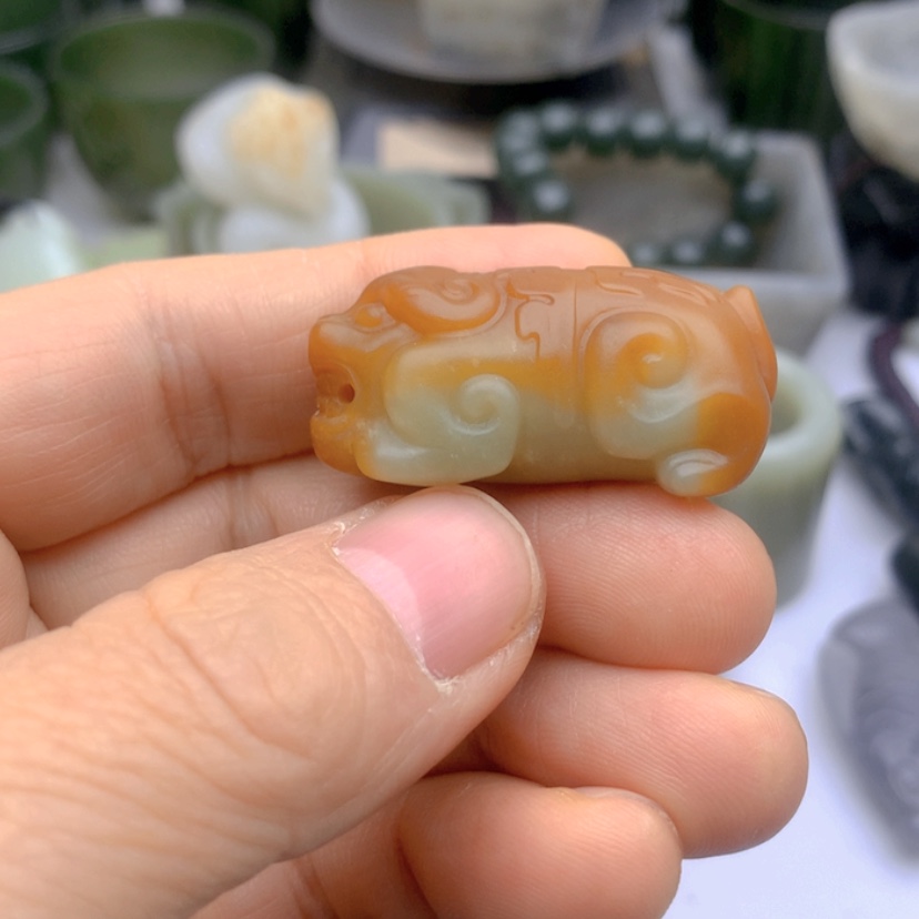 【闪购商品】和田玉挂件未镶嵌布**子