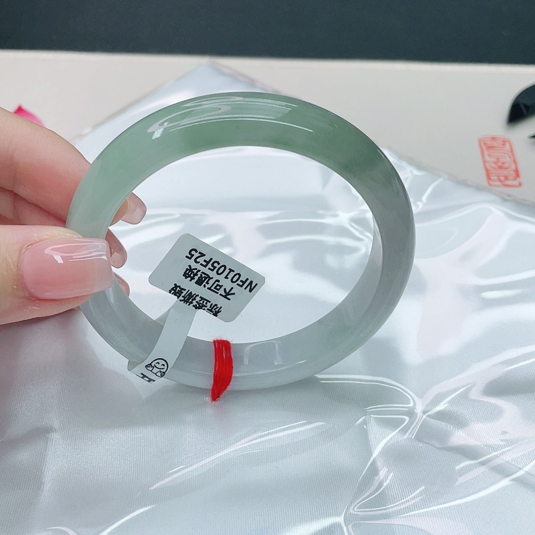 翡翠手镯未镶嵌正59