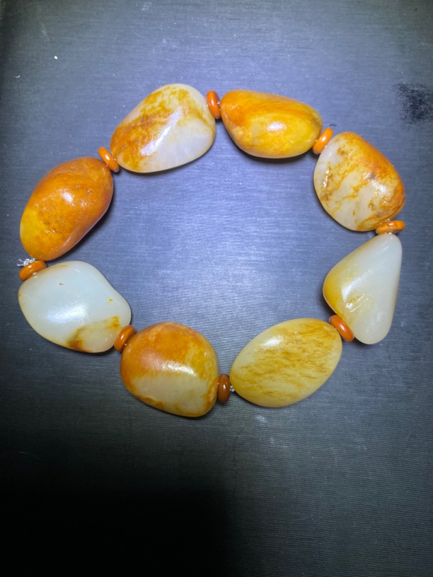 新疆和田玉原石手串，克重68.3