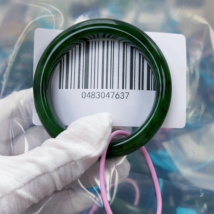 和田玉未镶嵌手镯微瑕53