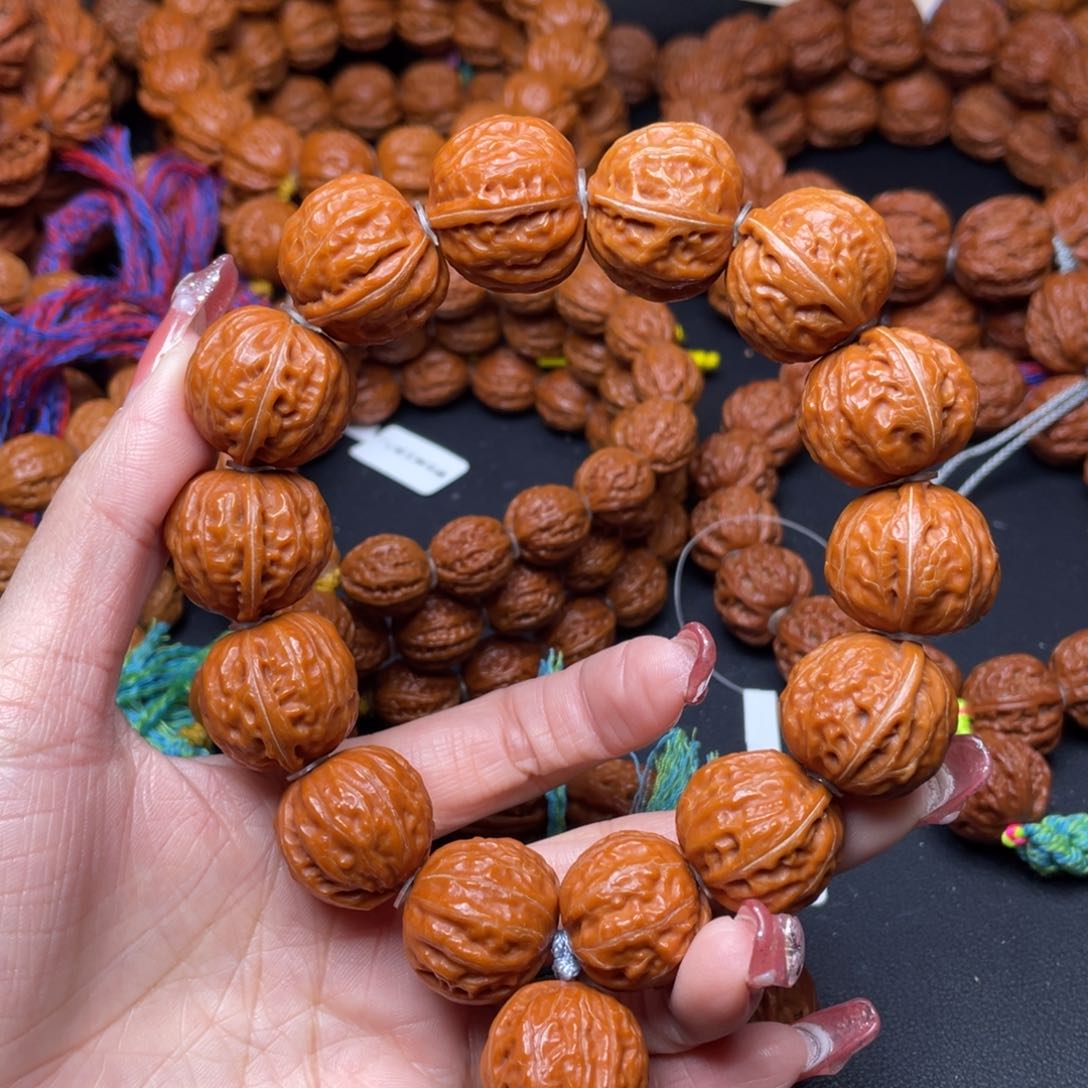 文玩核桃手串日****尊足球