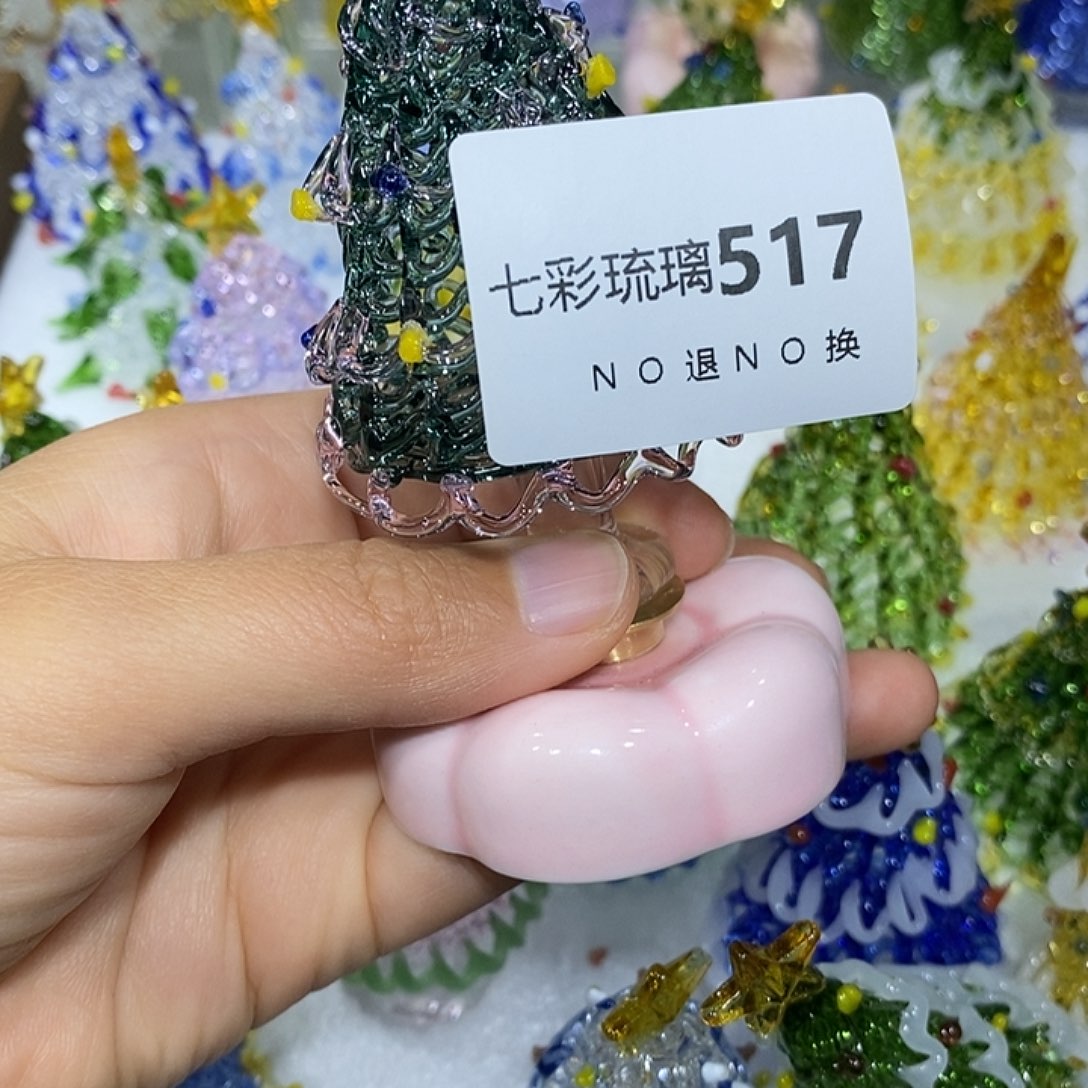 我***蛙玻璃颈饰517绿粉带粉底座
