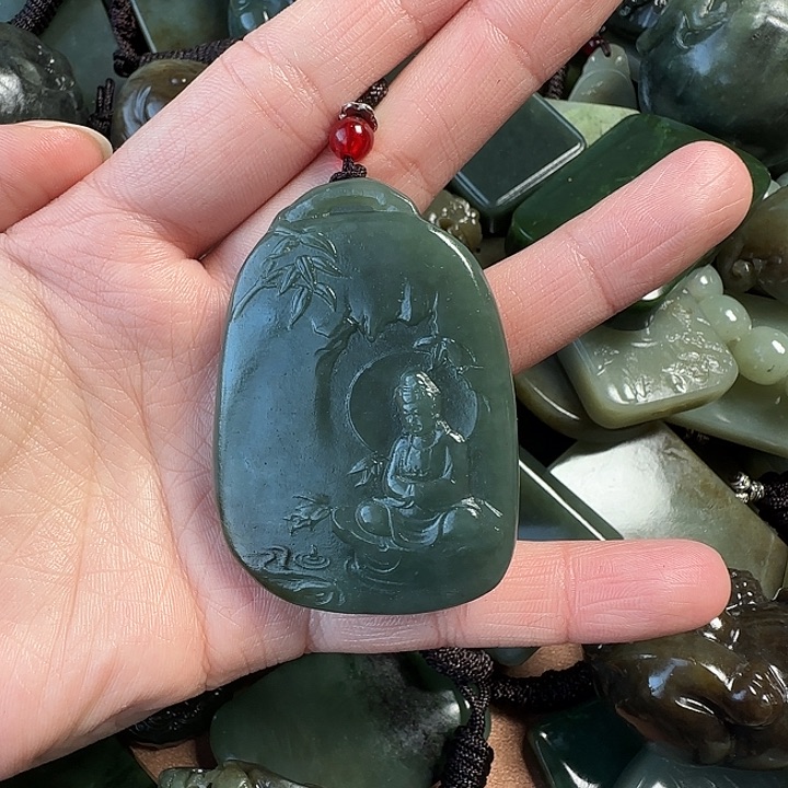 和田玉未镶嵌颈饰