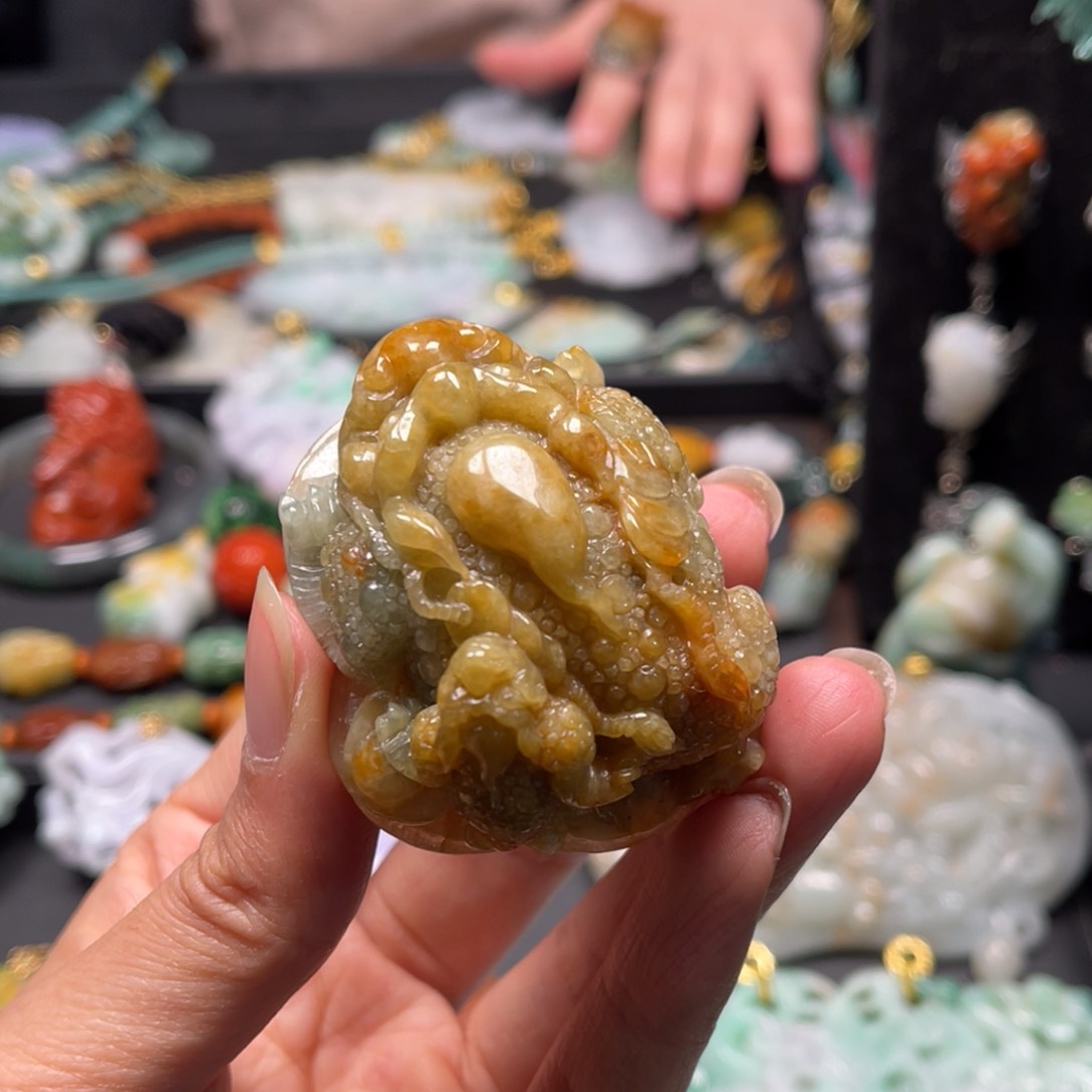 翡翠颈饰未镶嵌vvvvvvvvvvvvgghhbb