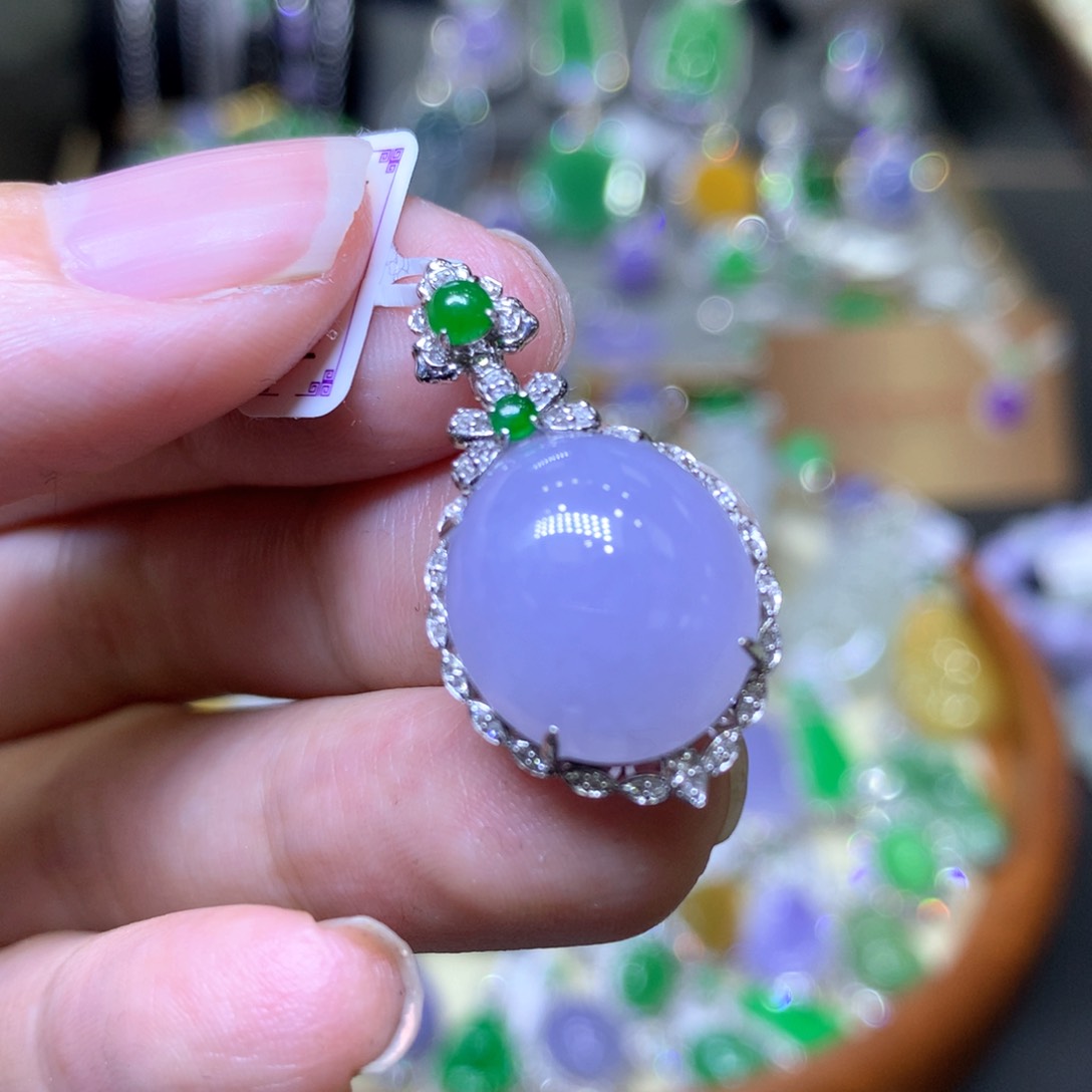 【闪购商品】翡翠颈饰18K金镶嵌翡翠吊坠项链