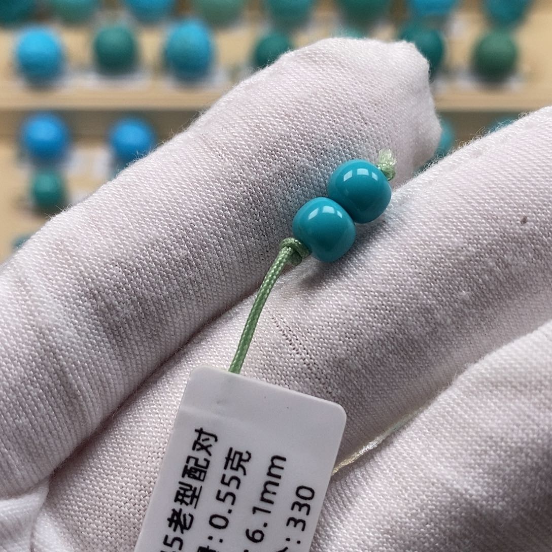 绿松石未镶嵌颈饰