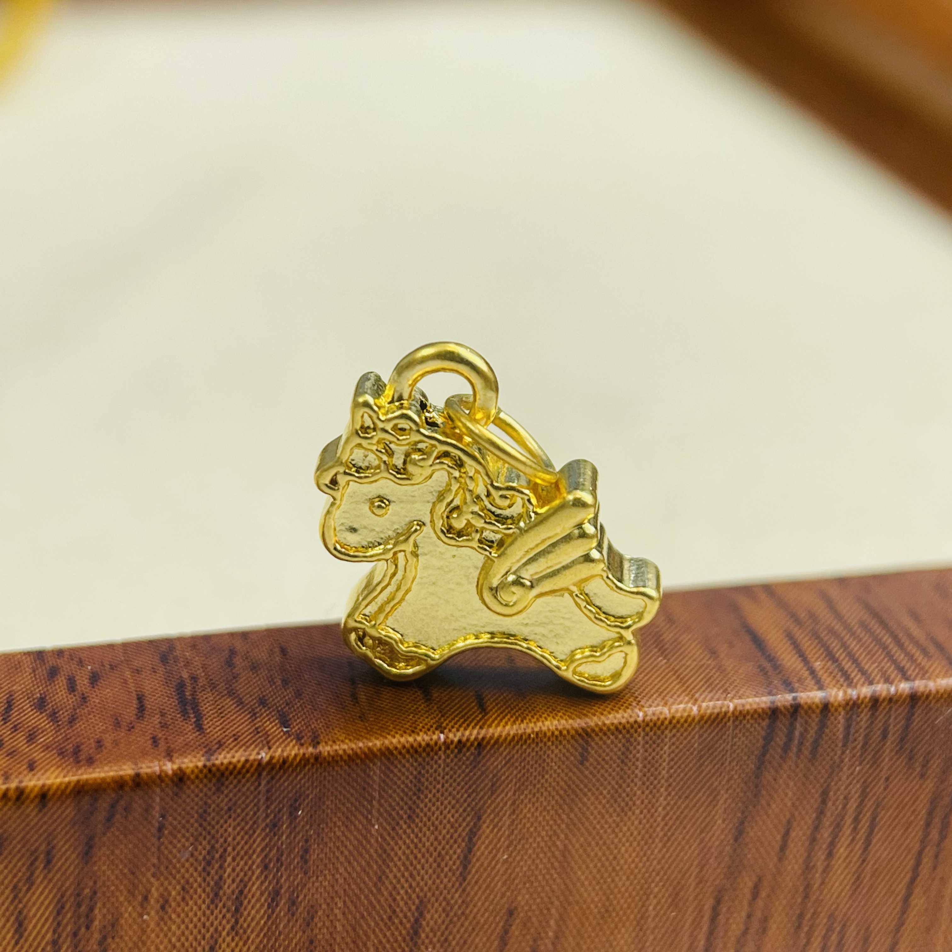 吴芳芳黄金足金999小飞马提溜DP2900-0280