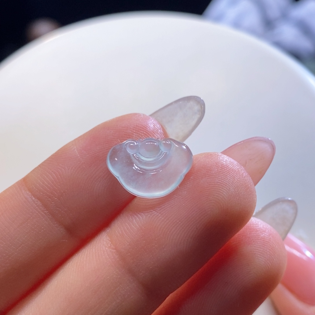 翡翠未镶嵌吊坠(不含链)翡翠高冰如意吊坠