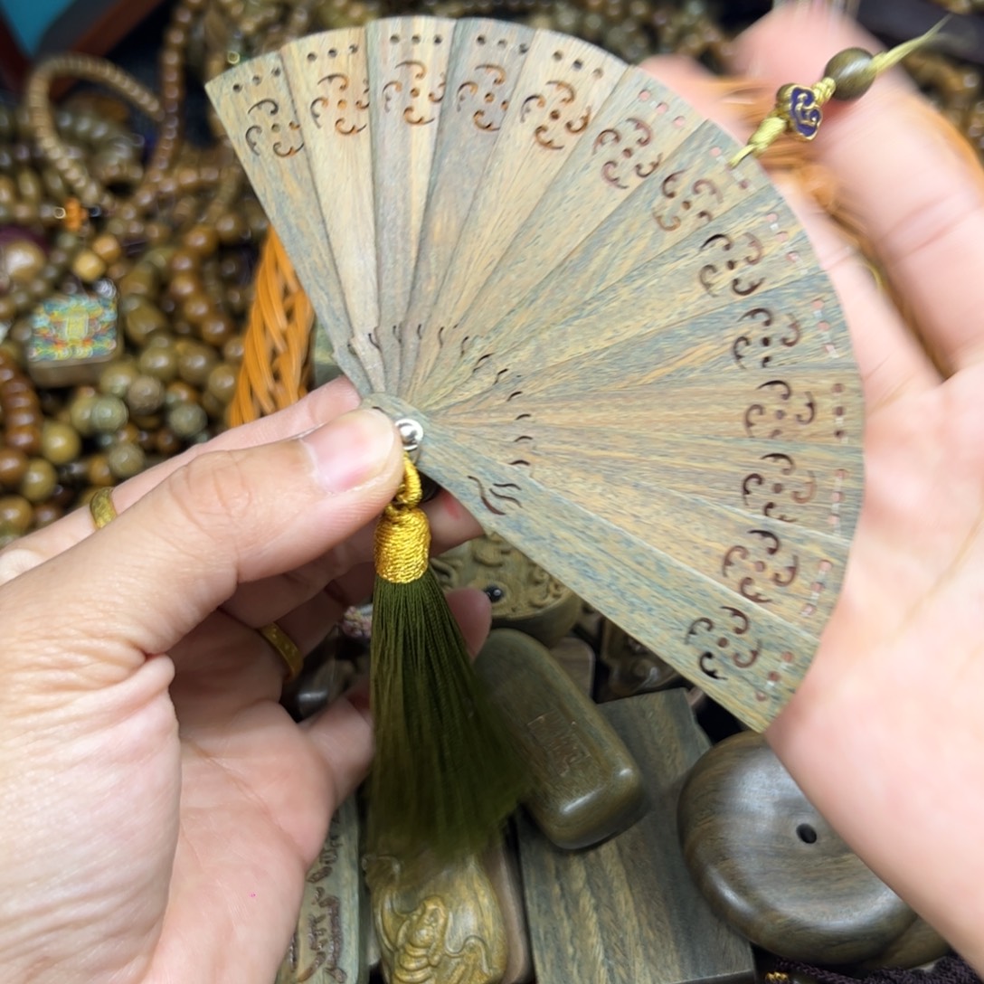 无事牌维腊木（绿檀）