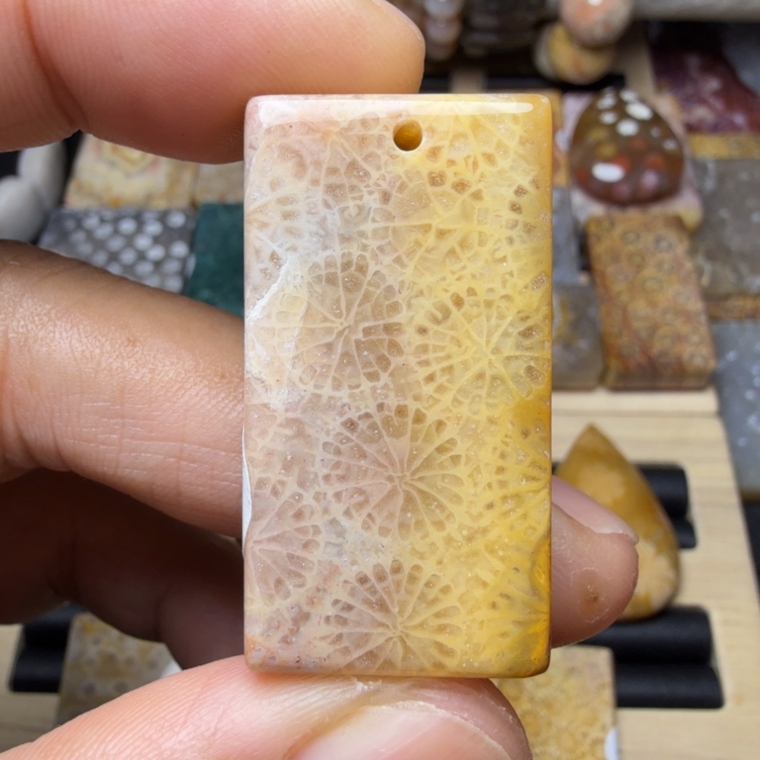 硅化玉未镶嵌纯天然色有机玉石保真色瑕疵特价不退换