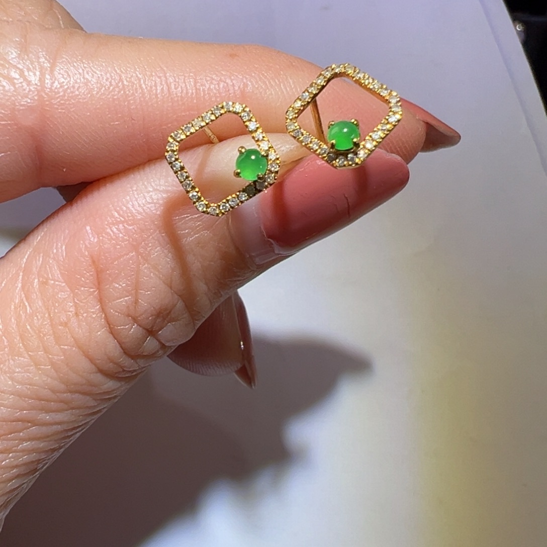 翡翠颈饰18K金镶嵌耳钉