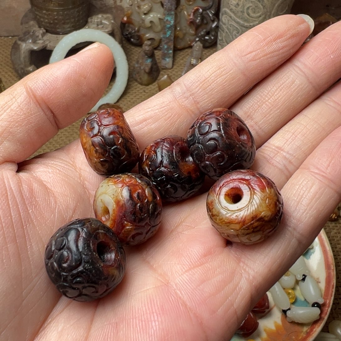 新***瓷和田玉未镶嵌颈饰