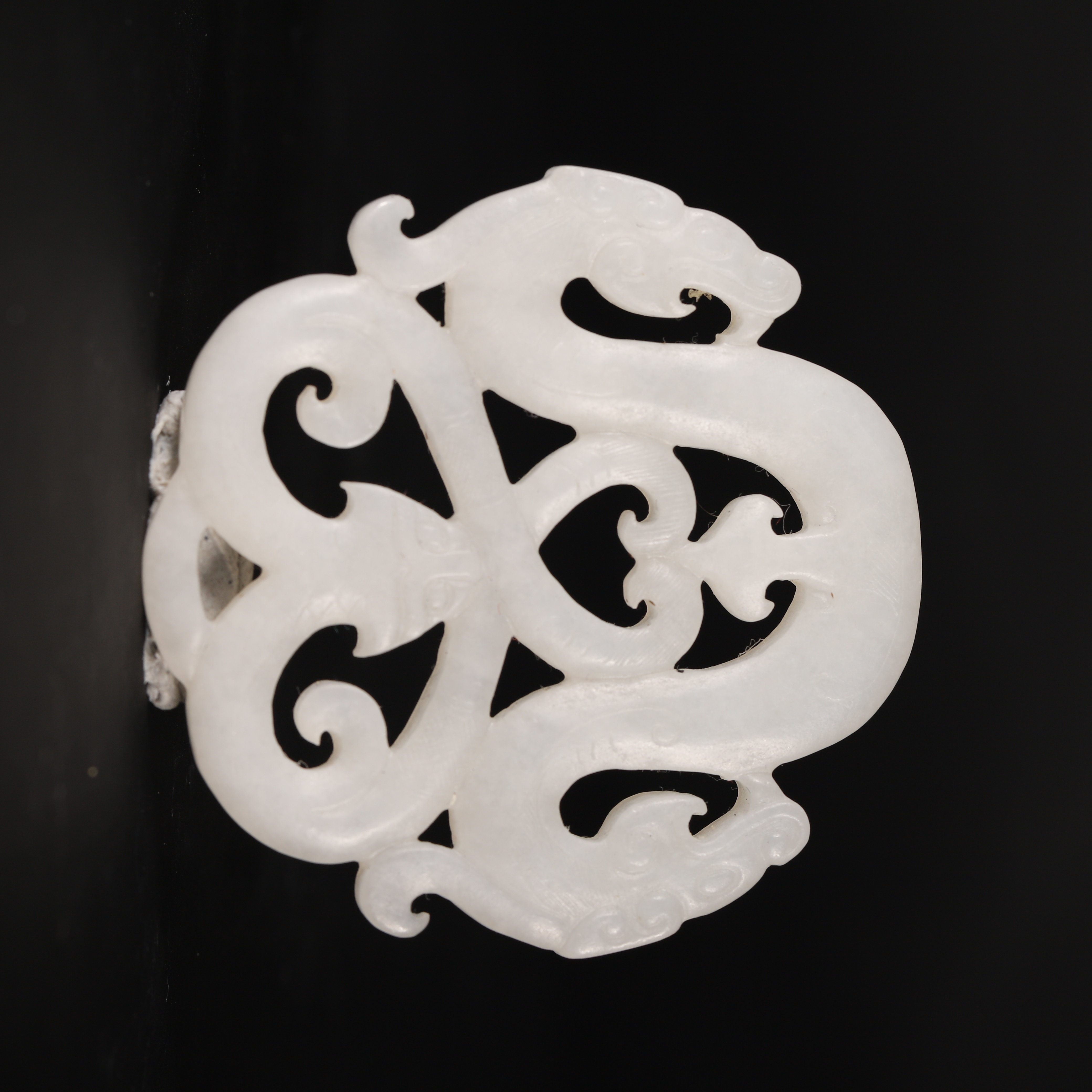 Lot10 清代和田玉螭龙佩