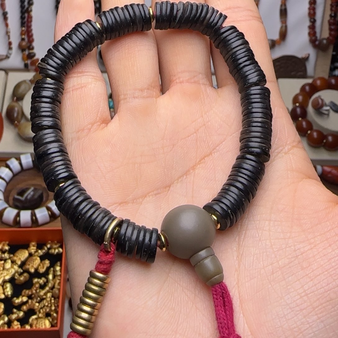 椰蒂吊坠gfgftgggggy