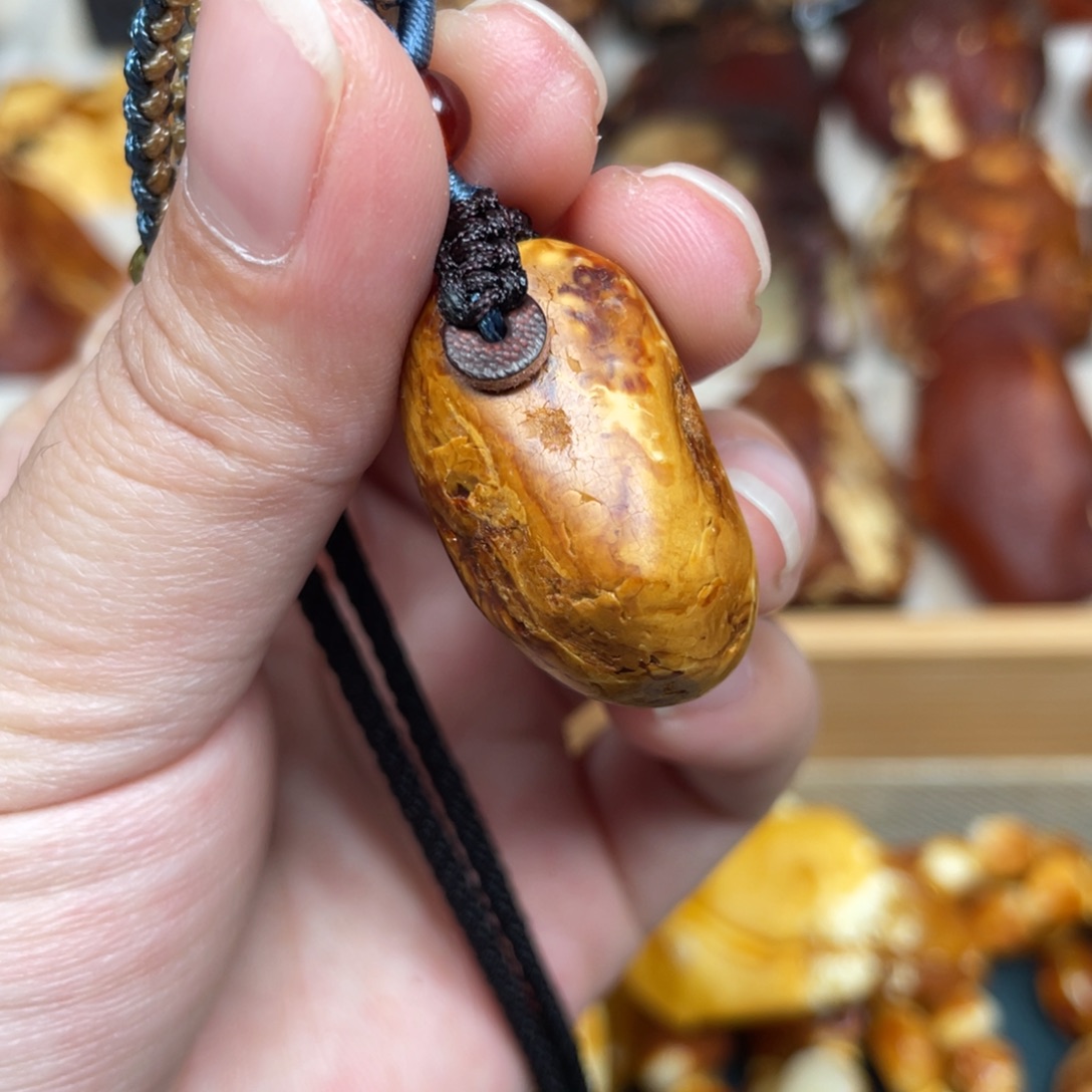 蜜蜡珠宝奇石未镶嵌