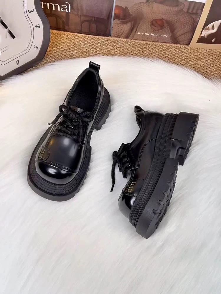 春季款时尚百搭真皮黑色