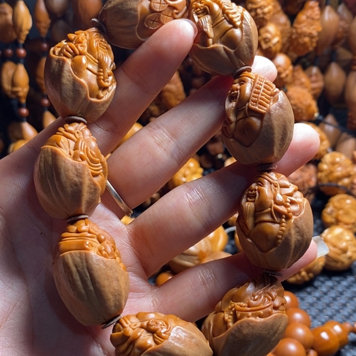 吊坠橄榄核ℳ****包衣财神