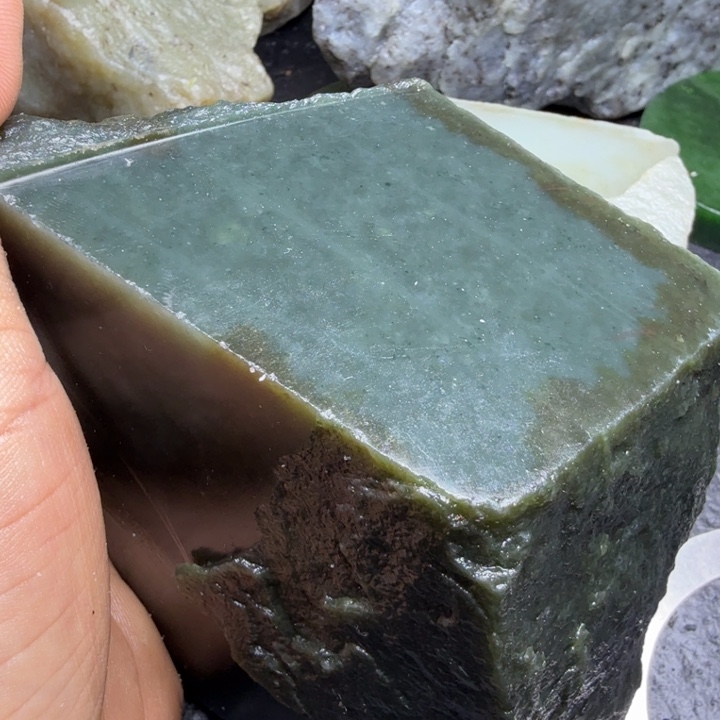 和田玉（糖玉）未镶嵌珠宝奇石