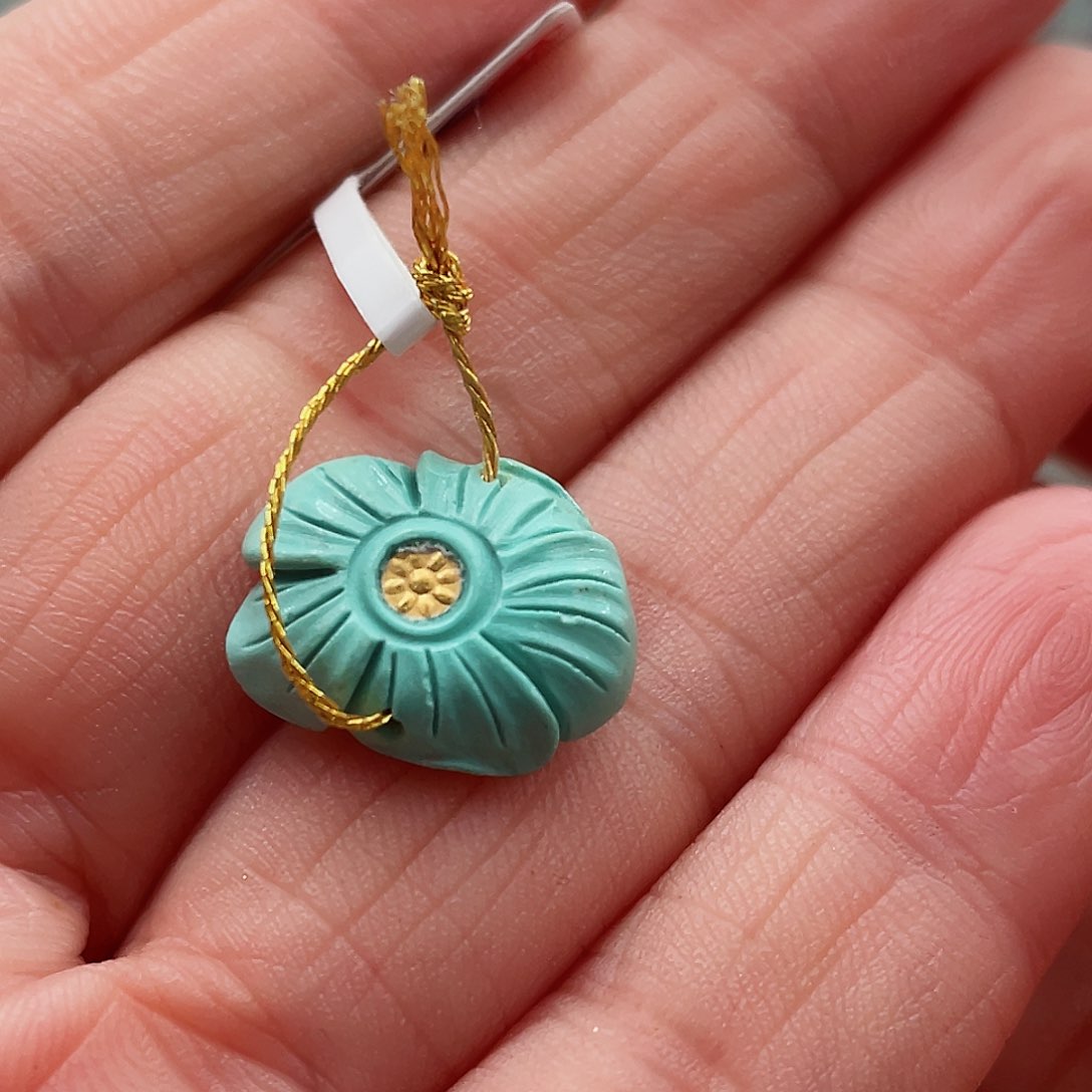 绿松石颈饰未镶嵌