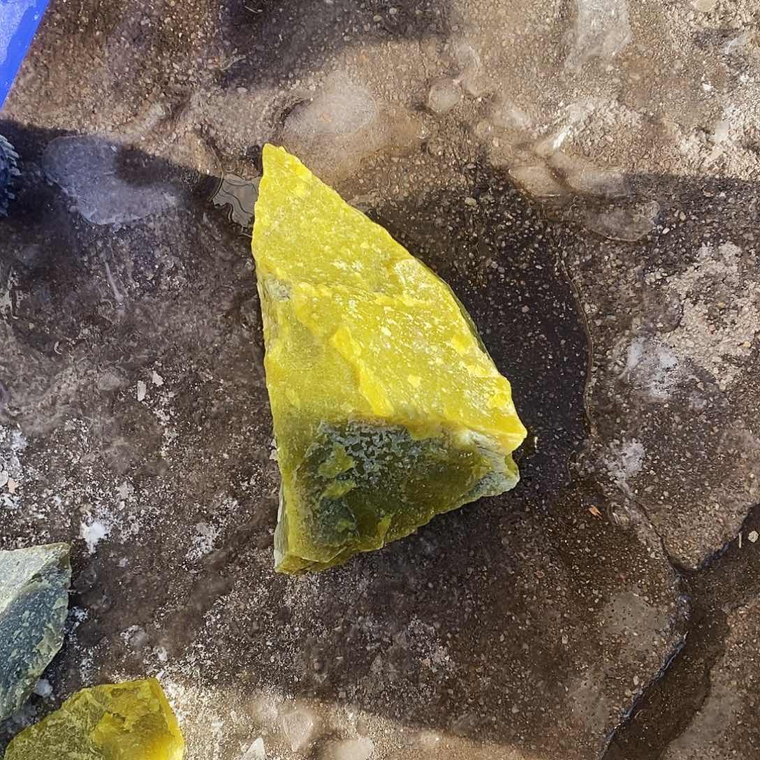 沙***卡岫玉未镶嵌原石奇石摆件