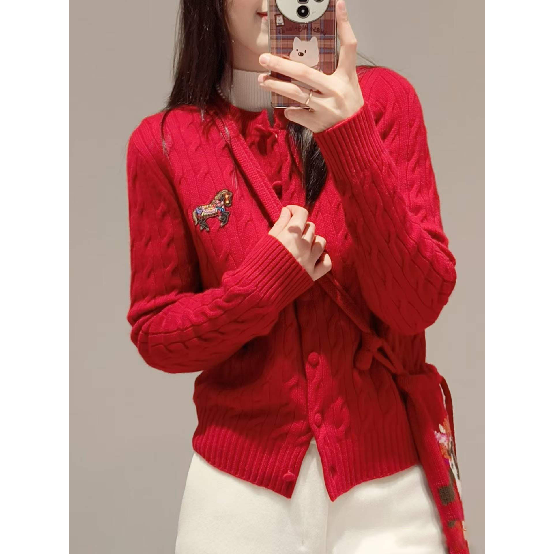 M1350百搭绣花小马圆领开衫针织衫 三色可选 ！衣长55 款号GY5130