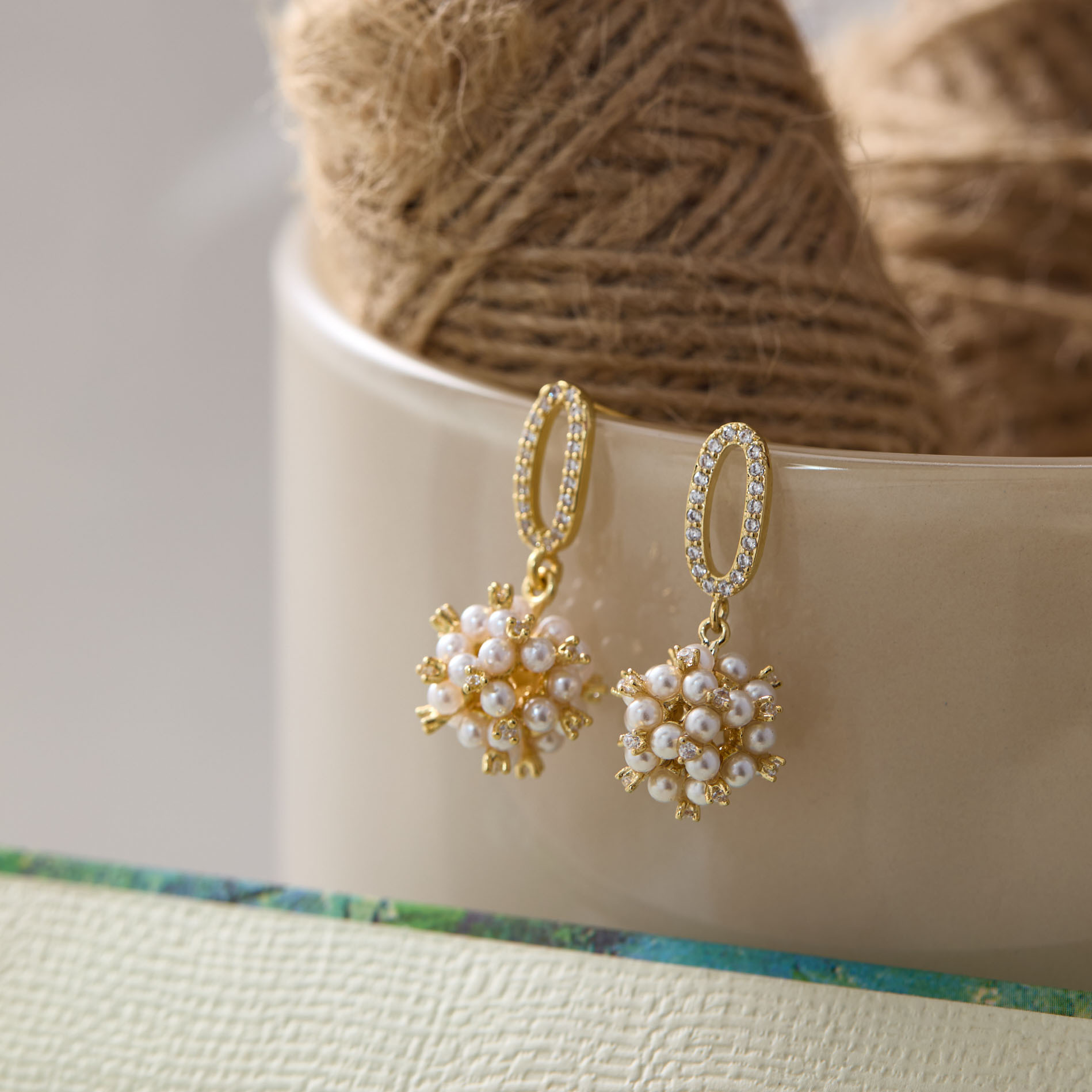 铜合金耳饰 无耳洞耳夹轻奢小绣球珍珠耳夹无耳洞耳环无耳洞耳钉