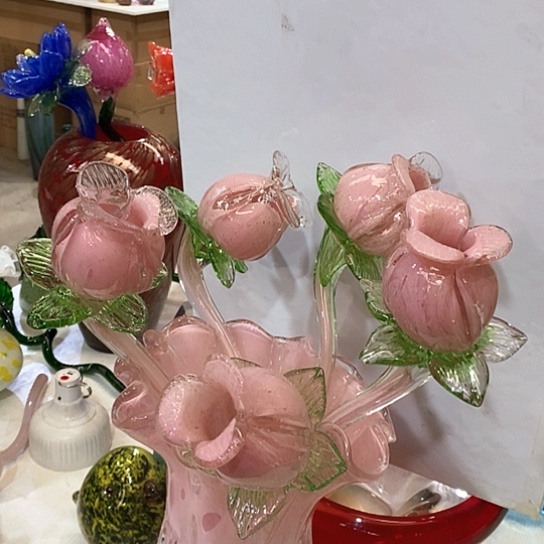 琉璃花瓶高45厘米宽9厘米