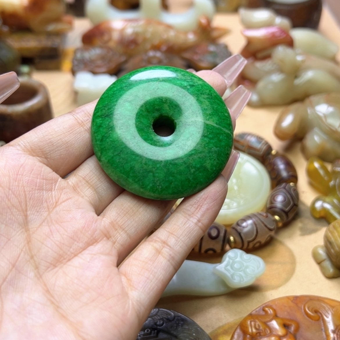 【闪购商品】蛇纹石玉颈饰未镶嵌