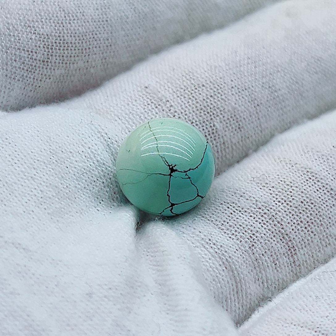 未镶嵌绿松石珠宝奇石。*梦