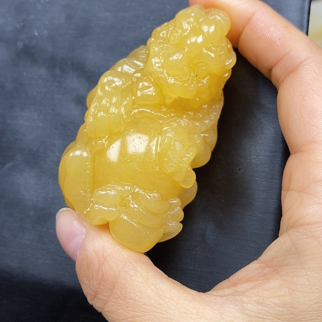 石英质玉（黄龙玉）颈饰未镶嵌